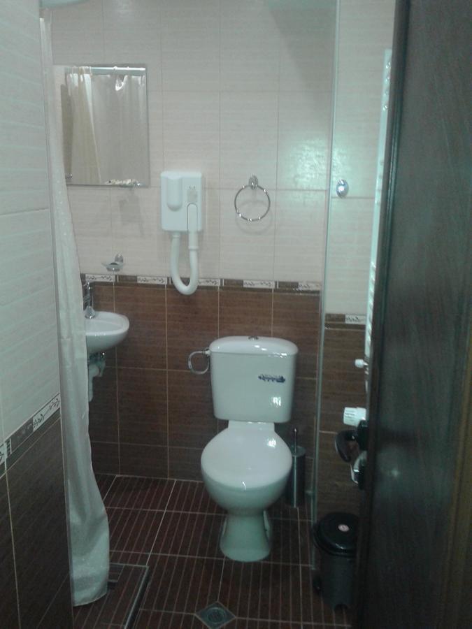 Family Hotel Balkana Apriltsi  Eksteriør billede