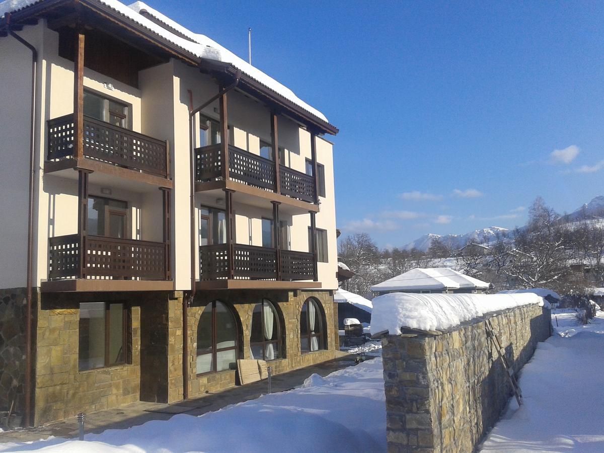 Family Hotel Balkana Apriltsi  Eksteriør billede