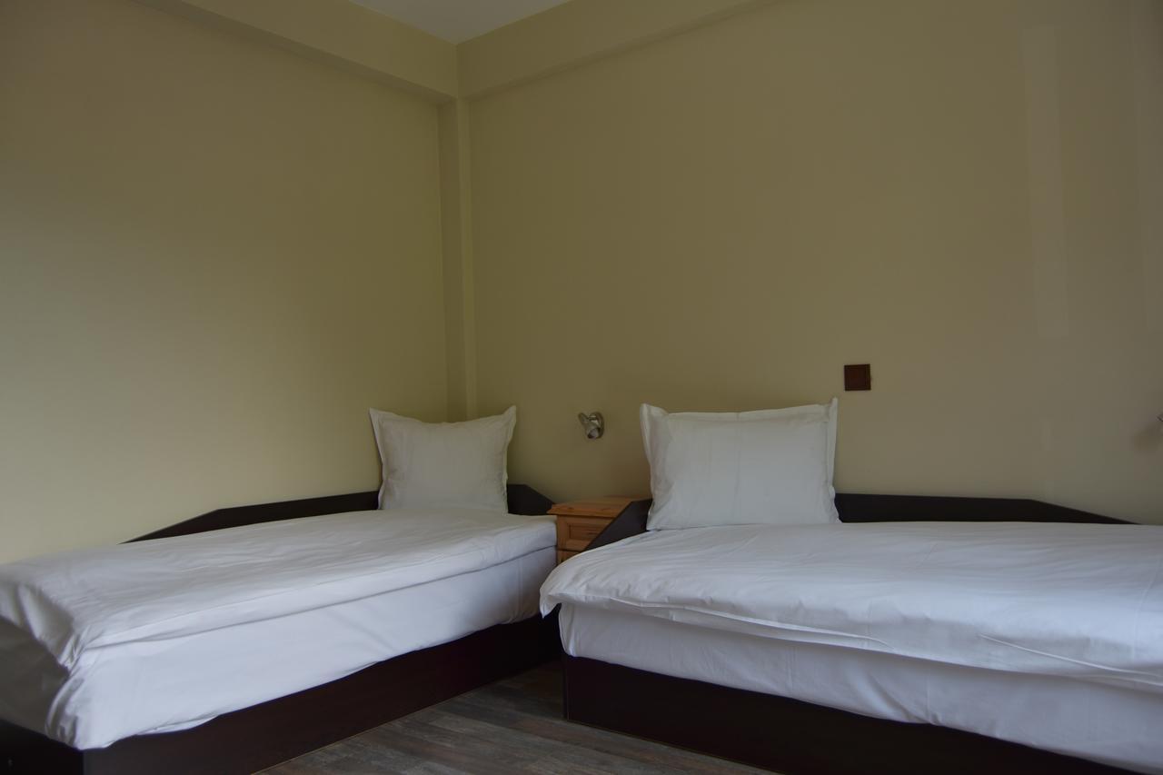 Family Hotel Balkana Apriltsi  Eksteriør billede